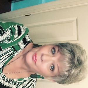 Meet your Posher, Paula